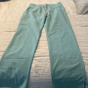 Women's mint green figs scrubs size small